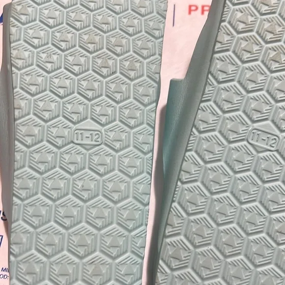 Sandals - Picture 3 of 3